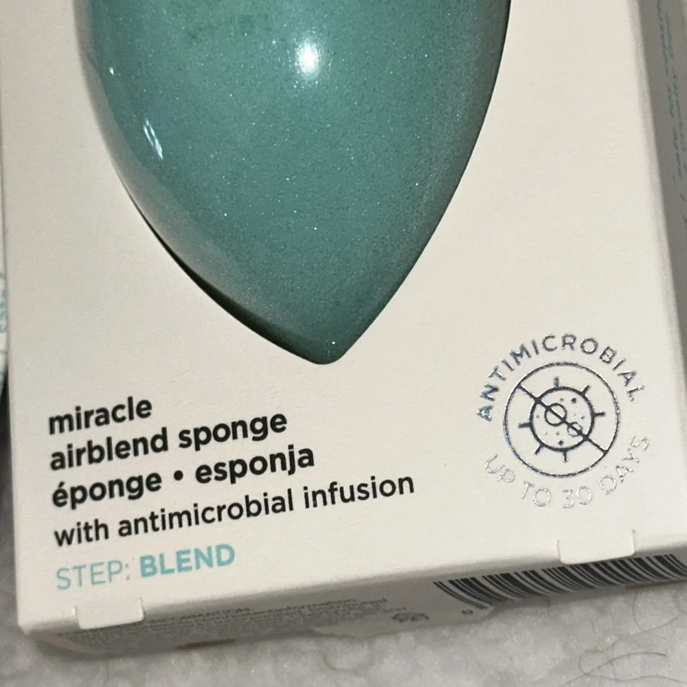 2 Real Techniques Sponges Blue Sponge Lot of 2 Set